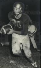 1957 Press Photo Hudson Harris football player - abns06532 picture