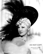 MAE WEST ACTRESS AND SEX-SYMBOL - 8X10 PUBLICITY PHOTO (DD-030) picture