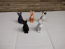 3D Printed - Mini Sitting Cat Figurines - Handpainted picture
