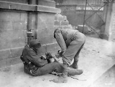 WWII Photo Wounded German US Soldier  WW2 World War Two Wehrmacht Germany / 2102 picture