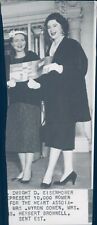 1955 Mrs Estes Kefauner Brownells Folder Beautiful Women Vintage Press Photo picture