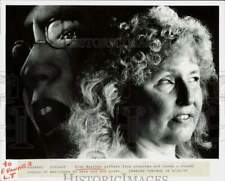 1988 Press Photo Elvy Musikka smokes marijuana for her glaucoma - lra98596 picture