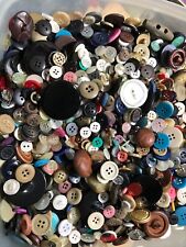 Lot of 250 Assorted Sew Buttons New/Used/Vintage Metal Plastic Resin Wood Glass picture