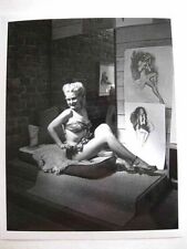Photo Pinup Picture Artist Earl MacPherson Painting His Models T picture