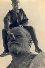 German soldiers on the monument to Lenin. 1941 MinskWW2 Photo Glossy 4*6 in С010 picture