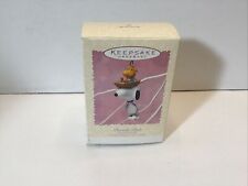 HALLMARK Parade Pals Peanuts Ornament 1996 Collection Snoopy “New Hat”  picture