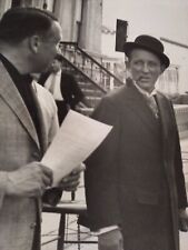 a 10x7 photograph of bing crosby on set. picture