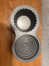 WILTON GIANT CUPCAKE PAN 2 SIDED  picture