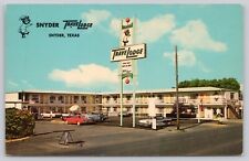 Postcard Snyder Texas Street View Snyder Travelodge Vtg Autos in Parking Lot picture
