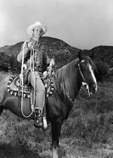 Gene Autry western great riding his horse holding lassoo 5x7 inch photo picture