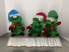 Singing Trio of  Christmas Trees  Animated  WORKING-READ (do not spin) picture
