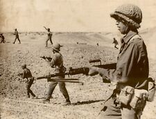 LG987 1967 Wire Photo ARABS ON WINNING SIDE ISRAELI ARMY TRAINING NEGEV DESERT picture