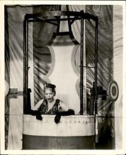 BR9 1971 Original Photo LUCILLE BALL IN DUNK TANK @ CARNIVAL HERE'S LUCY RARE TV picture