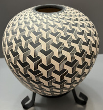Mata Ortiz Pottery Jorge Quintana Black Jar Olla Sgraffito Geometric 3-D Art picture