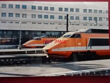 PHOTO  FRANCE TGV CLASS 33000 LOCO 33013 & 33014 AT PARIS GARE DE 14/2/85 picture