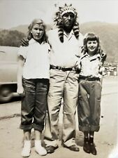 1950s Two GIRLS posing with NATIVE AMERICAN CHIEF National Park Vintage Photo picture