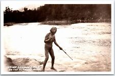 VINTAGE POSTCARD INDIAN SPEARING FISH ON THE KLAMATH RIVER REAL PHOTO RARE SCENE picture