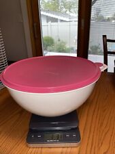 LARGE Tupperware  32 Cup THATSA Bowl FUCHSIA KISS PINK w/White Tabbed Seal 2539 picture