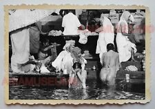 1940s KOLKATA GANGES HOLY RIVER SEXY WOMEN LADY WASH  Vintage INDIA Photo #1125 picture
