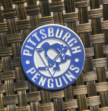 VINTAGE NHL HOCKEY PITTSBURGH PENGUINS TEAM LOGO COLLECTIBLE RUBBER MAGNET RARE picture