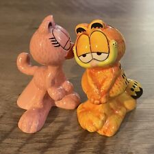 Westland Garfield and Arlene magnetic salt and pepper shakers Paws picture