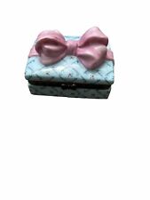 Madame Alexander 90395 pink bow Porcelain hinged keepsake trinket box…lovely picture