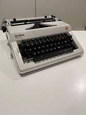 OLYMPIA REGINA DE LUXE TYPEWRITER. MADE IN GDR 1982. SPANISH LAYOUT ELITE FONT picture