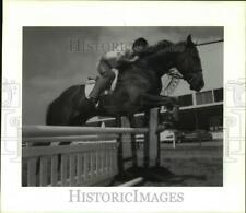 1992 Press Photo Brody Robertson practices jumping before Pin Oak TX horse show picture