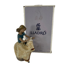 Lladro Repose #2169 Gres Figurine Girl With Kitty Cat Spain - One Broken Finger picture