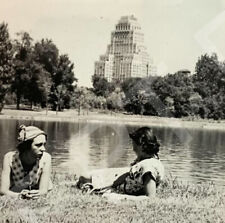 1930s PRETTY WOMEN GIGGLE FOREST PARK ST LOUIS MISSOURI Nice View Antique Photo picture