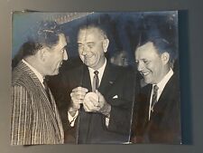 Original Vintage 1962 Photo President Lyndon Johnson & Yankee HOF Mgr Ralph Houk picture