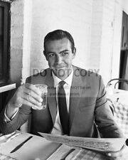 SEAN CONNERY LEGENDARY ACTOR - 8X10 PUBLICITY PHOTO (ZZ-328) picture