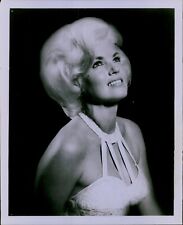 LG856 1967 Original Photo LISA HALL Gorgeous Beautiful Blonde Bombshell Singer picture
