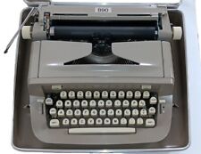 Vintage Royal Model 890 Manual Typewriter -  Complete picture