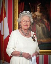 QUEEN of Canada ELIZABETH II 8x10 Photo Royal Family Print Portrait Poster picture