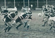 1990s Rugby Scarborough RUFC Andy Holloway feeds Dane Ash 10x7