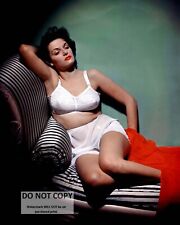 JANE RUSSELL ACTRESS AND SEX-SYMBOL PIN UP - 8X10 PUBLICITY PHOTO (OP-577) picture
