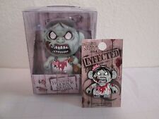 NEW Universal Halloween Horror Nights 2014 Pin & Mini Vinyl Infected Zombie Girl picture