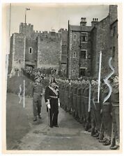 14 August 1946 press photo of Churchill inspecting the guard of honour at Dover picture