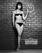 ACTRESS YVONNE CRAIG PIN UP - 8X10 PUBLICITY PHOTO (MW896) picture