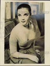 1953 Press Photo New York stage actress Gloria Marlowe heads for Hollywood picture
