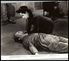 Jan-MicBurgess Meredith + Merle Oberon in That Uncertain Feeling 1941 PHOTO M 91 picture