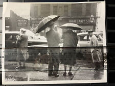 1953 NYC NYT ORIGINAL PRESS PHOTO City Rain Lexington Ave 42nd St Umbrellas ART picture