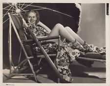 Alice Faye (1940s) 🎬⭐ Leggy Cheesecake - Alluring Seductive Photo K 204 picture