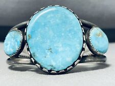 EXTRAORDINARY VINTAGE NAVAJO 3 PILOT MOUNTAIN TURQUOISE STERLING SILVER BRACELET picture