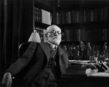 Sigmund Freud 8X10 Photo Picture Image neurologist founder psychoanalysis #8 picture