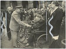 10 May 1947 press photo of Churchill meeting war-wounded veterans in Paris picture