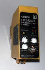 New Omron E3A2-R3M4D Photoelectric Sensor Switch E3A2R3M4D ( Just The Sensor) picture
