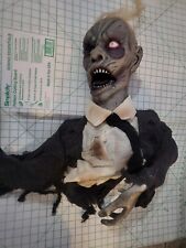 Vtg SPIRIT HALLOWEEN ANIMATRONIC ANIMATED ghoul zombie keeper Larry picture