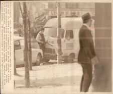 LG34 1975 AP Wire Photo PARIS POLICE IN BULLETPROOF VEST STANDOFF GUNMAN HOSTAGE picture